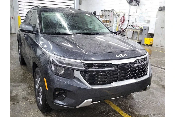 $20998 : Kia Seltos 2024 S 4dr SUV image 1