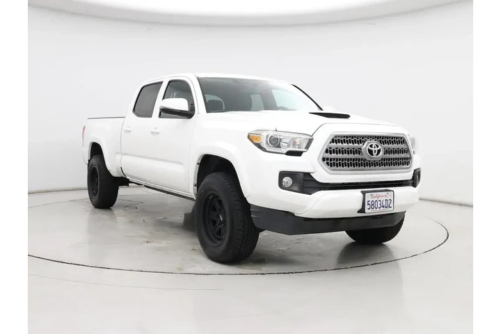 $31998 : Toyota Tacoma 2017 4x4 TRD S image 1