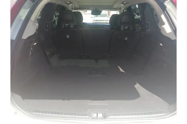 $19000 : 2019 XC90 T6 Momentum image 4