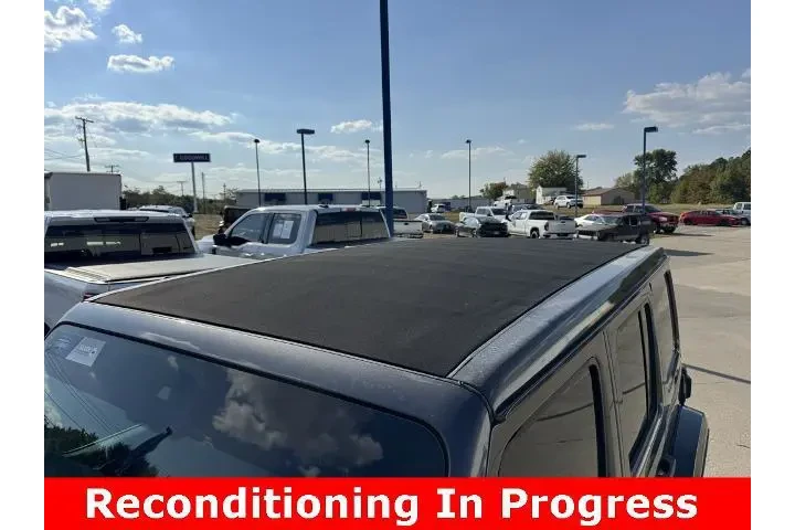 $36720 : Jeep Wrangler Unlimited 2022 image 2