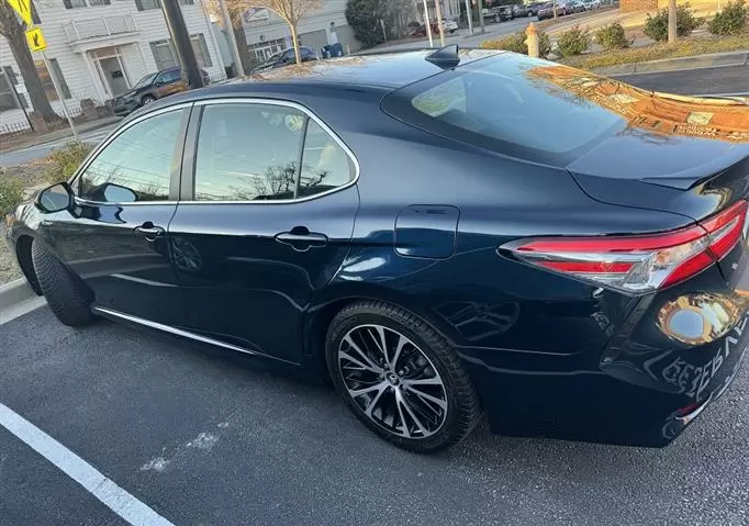 $8000 : 2019 Toyota Camry Hybrid SE image 2