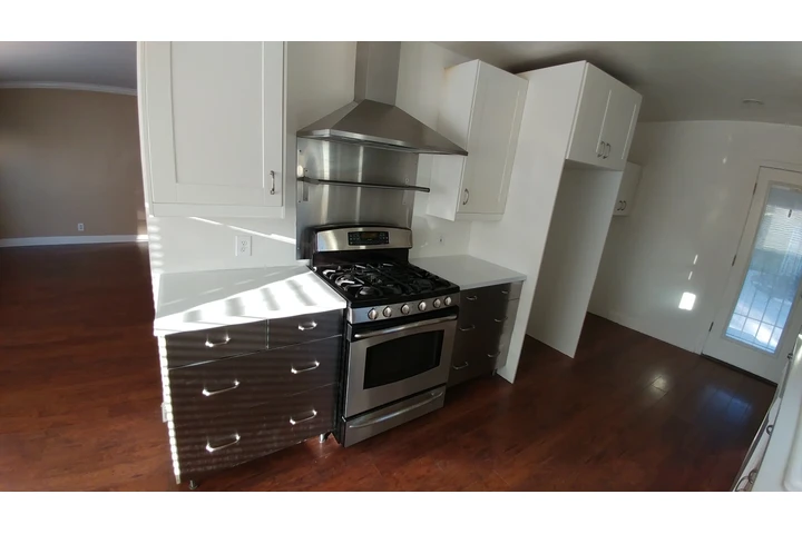 $950 : Cuarto de Renta image 7
