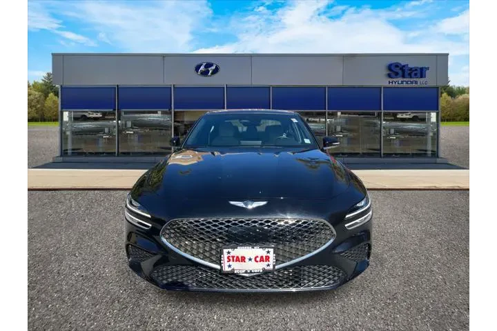 $30495 : Genesis G70 2022 AWD 2.0T 4d image 2