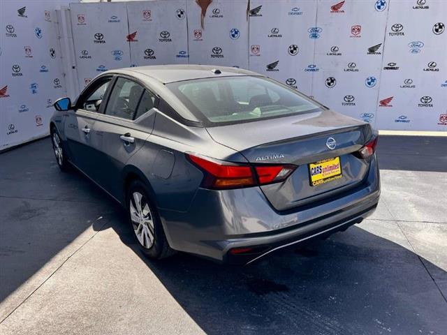 $14495 : Used 2019 Altima 2.5 S Sedan image 5