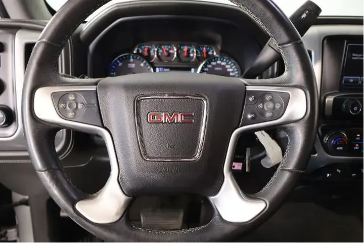 $25401 : GMC Sierra 1500 2017 4x4 SLT image 3