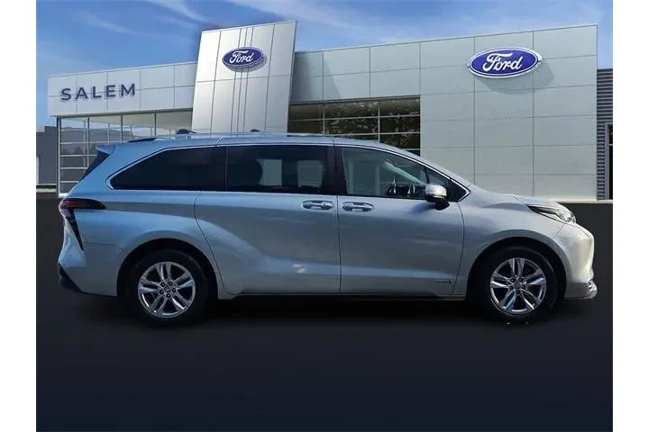 $39995 : Toyota Sienna 2021 AWD Limit image 2