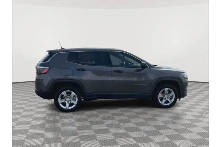$21000 : Jeep Compass 2023 4x4 Sport image 9