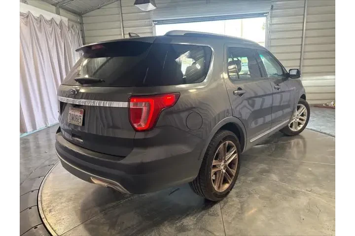 $13999 : Ford Explorer 2017 XLT 4dr S image 5