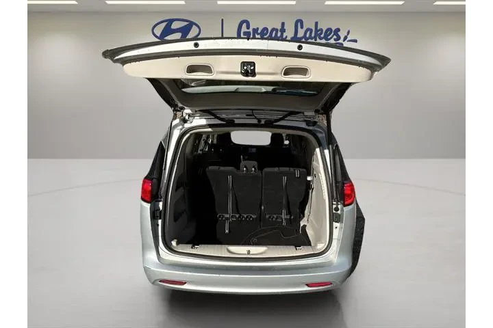 $22733 : Chrysler Voyager 2023 LX 4dr image 10