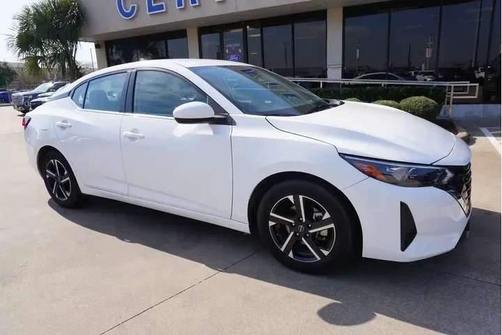 $17488 : Nissan Sentra 2024 SV 4dr Se image 1