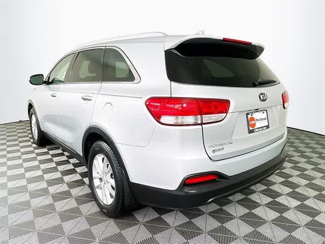 $16540 : PRE-OWNED 2018 KIA SORENTO LX image 7