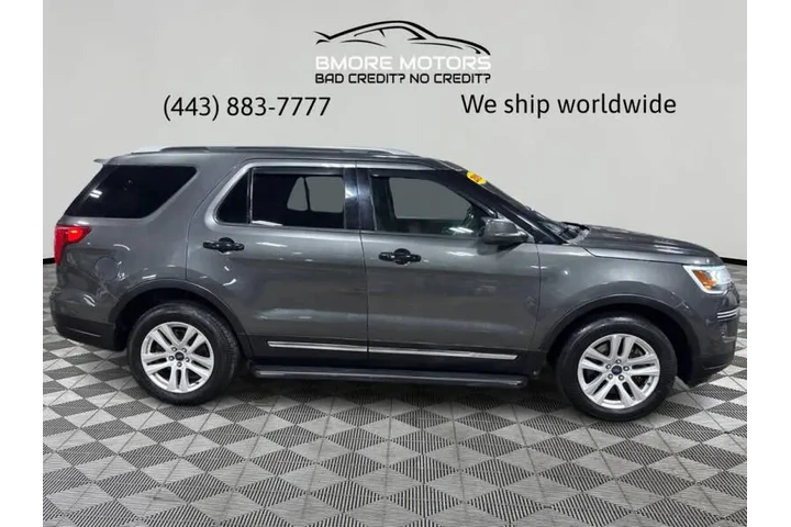 2018 Explorer XLT image 5