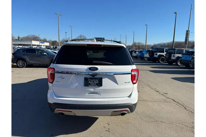 $10980 : 2016 Explorer 4WD 4dr XLT image 3