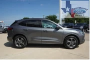 $30575 : Ford Escape 2024 AWD ST-Line thumbnail