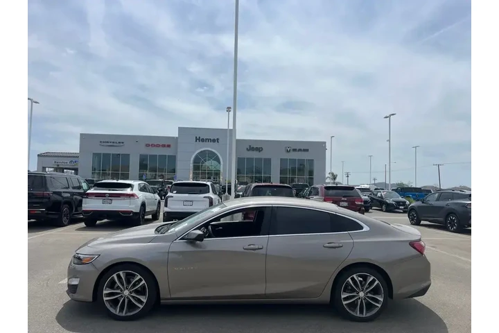 $15615 : Chevrolet Malibu 2022 LT 4dr image 5