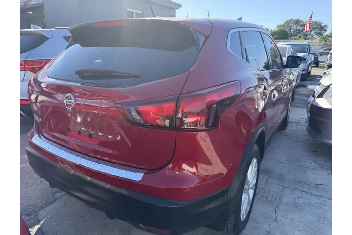 $6300 : 2017 Rogue Sport SL image 3