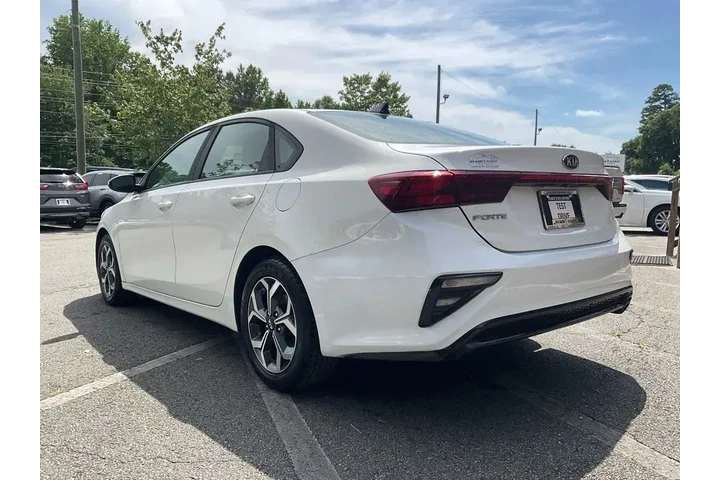 $9985 : Kia Forte 2019 LXS 4dr Sedan image 7