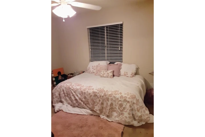 $900 : CUARTO EN BUENA PARK image 1