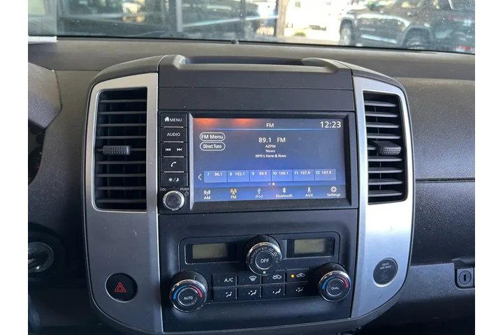 Nissan Frontier 2019 4x4 SV image 10