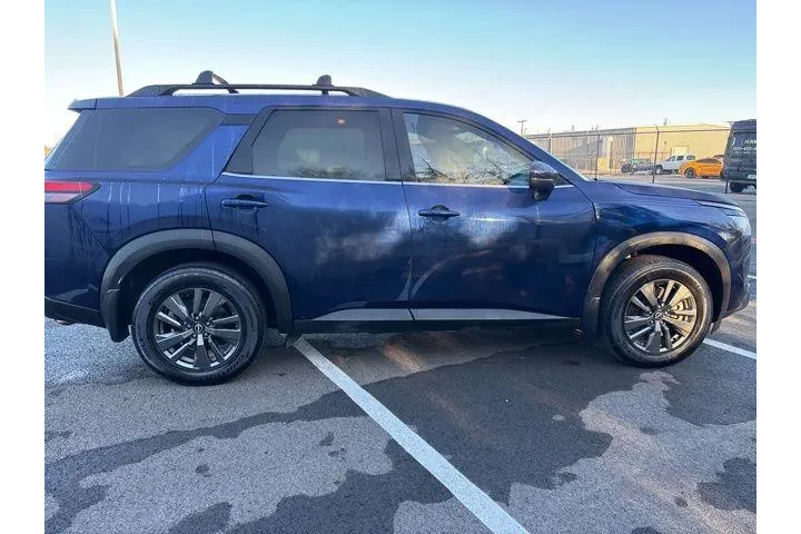 $27901 : Nissan Pathfinder 2022 SV 4d image 5