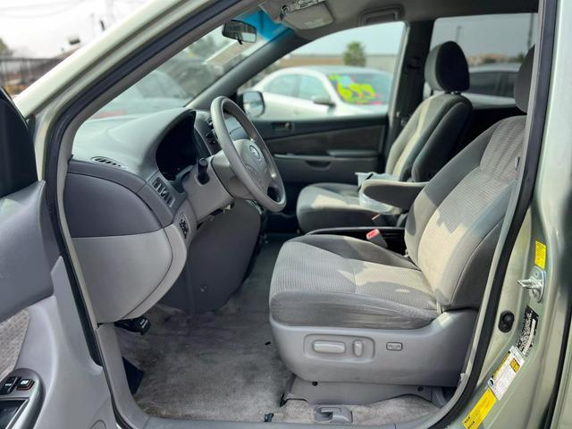 $11995 : 2010 TOYOTA SIENNA2010 TOYOTA image 10