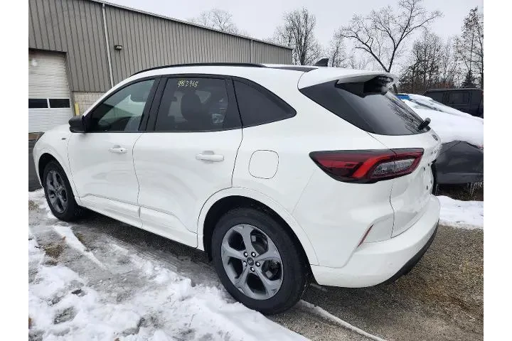 $22880 : Ford Escape 2023 AWD ST-Line image 4