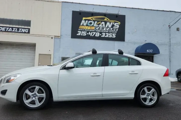 $8295 : 2013 S60 T5 Platinum image 4