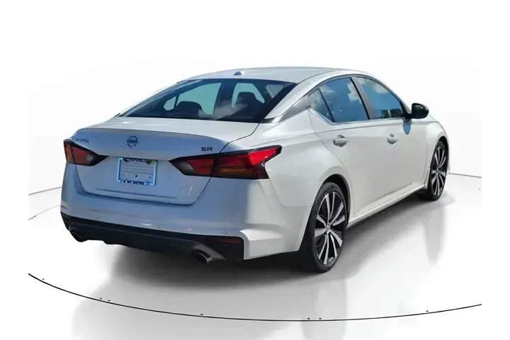 $14991 : Nissan Altima 2020 2.5 SR 4d image 4
