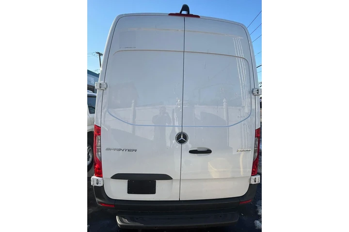 $35898 : Mercedes-Benz Sprinter 2023 image 2