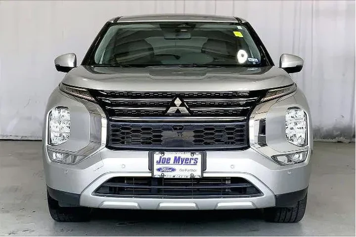 $22911 : Mitsubishi Outlander 2023 SE image 3