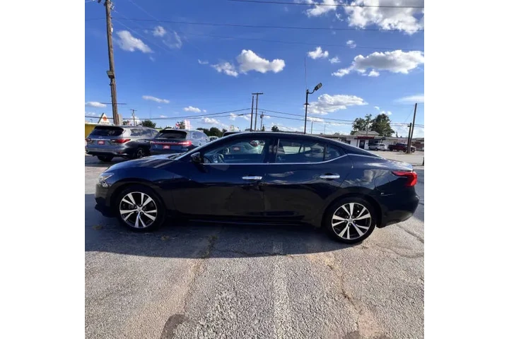 $11999 : 2017 Maxima 3.5 S image 10
