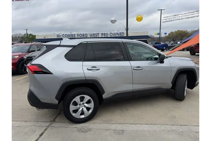 $27836 : Toyota RAV4 2025 AWD LE 4dr image 5