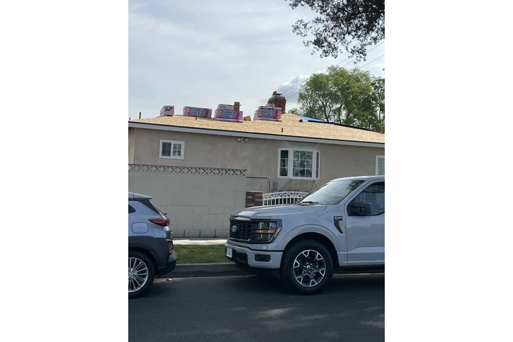 Muñoz roofing image 1