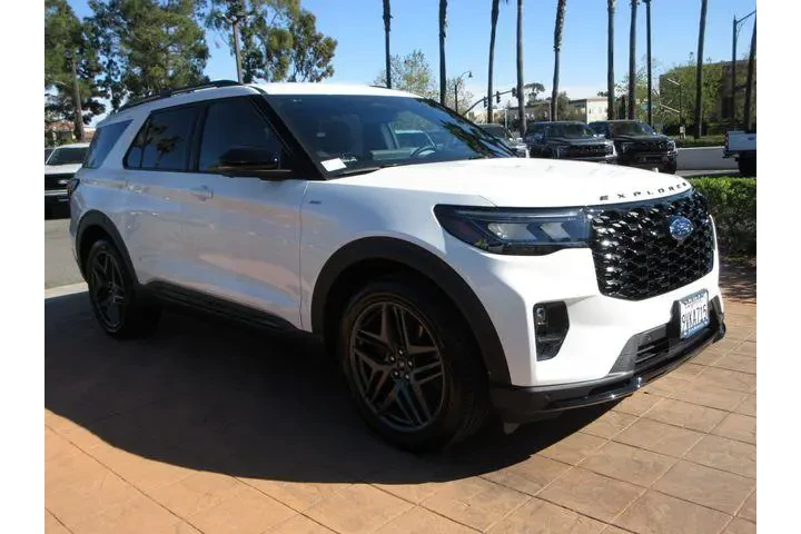 $39999 : Ford Explorer 2025 ST-Line 4 image 6