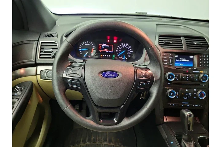$16998 : Ford Explorer 2017 Base 4dr image 10
