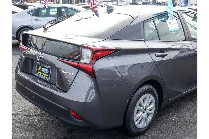 $17997 : Toyota Prius 2019 L Eco 4dr image 5