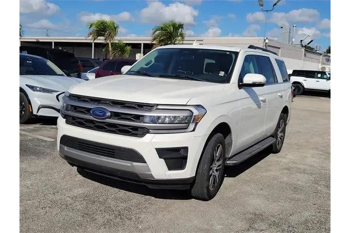 $35991 : Ford Expedition 2022 4x2 XLT image 3