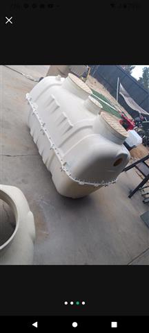 $400 : 250 Gallon Septic Tanks image 4