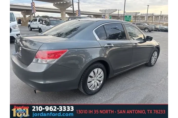 $6798 : Honda Accord 2010 LX 4dr Sed image 6