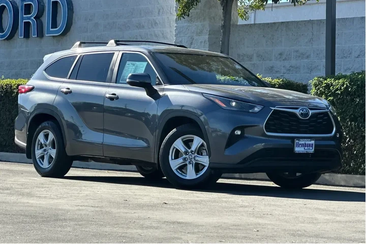 $32425 : Toyota Highlander Hybrid 202 image 2