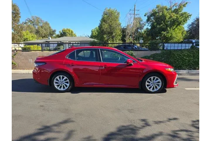 $26995 : Toyota Camry 2023 LE 4dr Sed image 3