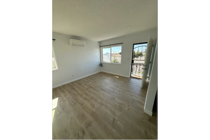 $1100 : Apt. 1BA/1BD en Koreatown image 6