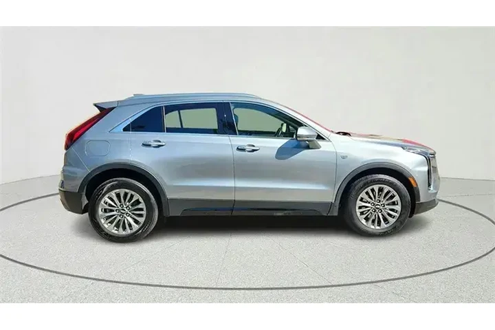 $31108 : Cadillac XT4 2024 Premium Lu image 2