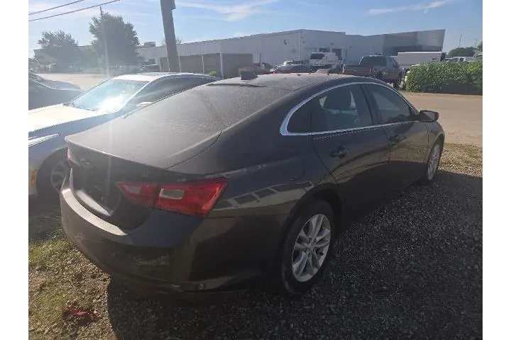 $10792 : Chevrolet Malibu 2017 LT 4dr image 2