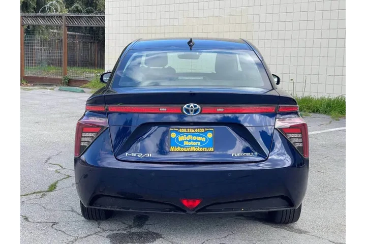2020 Mirai image 7