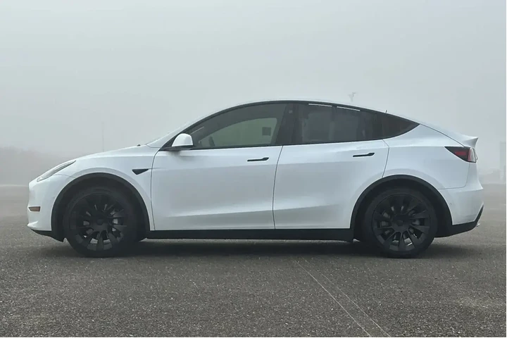 $24981 : Tesla Model Y 2021 Standard image 6