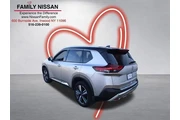 $25117 : Nissan Rogue 2023 AWD Platin thumbnail