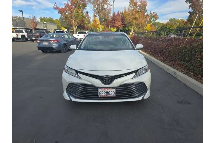 $27995 : Toyota Camry 2020 XLE V6 4dr image 2
