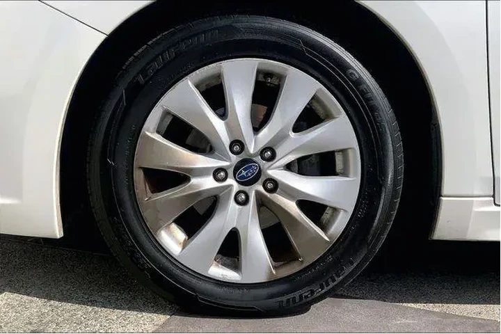 $11985 : Subaru Legacy 2016 AWD 2.5i image 9