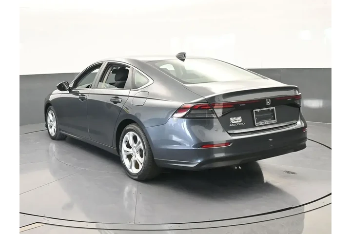 $21989 : Honda Accord 2024 LX 4dr Sed image 4